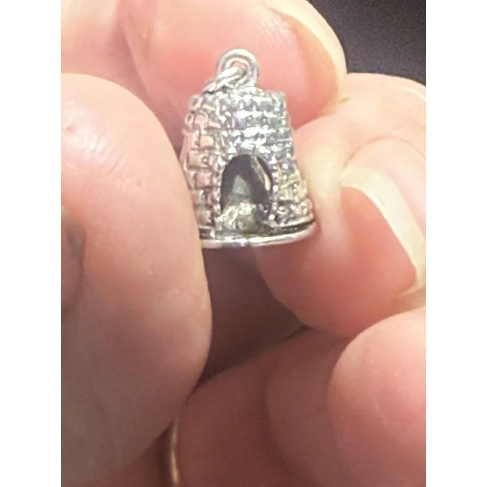 .925 Sterling Silver Pottery/honeycomb/Sugar Mill hinged charmW/Trinket .50